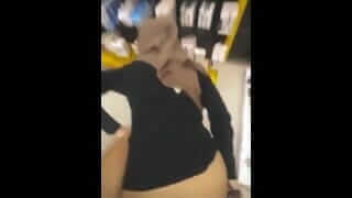 محجبة تتناك عشان تشحن الجوال – سكس محجبات