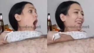 مصرية تتناك في خرم طيزها وتقول رأيها في نيك الطيز سكس مصري