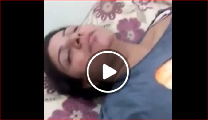 مصرية متناكه بتعمل نودز لعشيقها في وقت زوجها برا البيت – حتخلي زبرك يحمي عل كسها