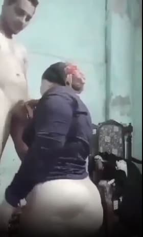 محجبة مصرية سمينة تمص الزب للبلعوم وهي مبسوطة – سكس مصري شعبي